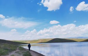 نمایی از سد زیبای تاجیار